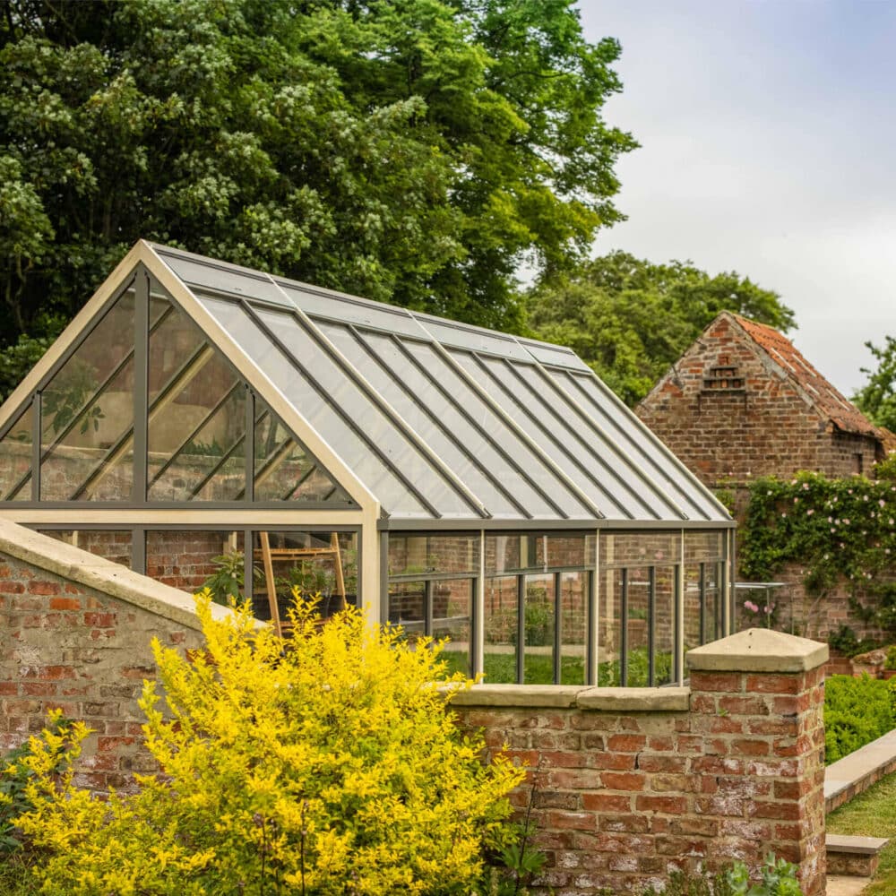 a glimpse into a romantic georgian garden